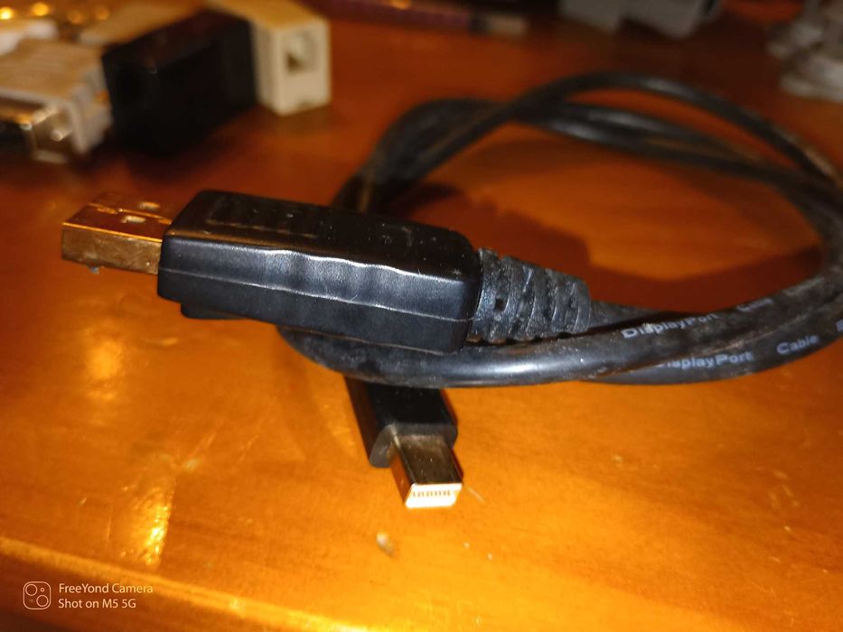 Varios cabos e adaptadores para informatica