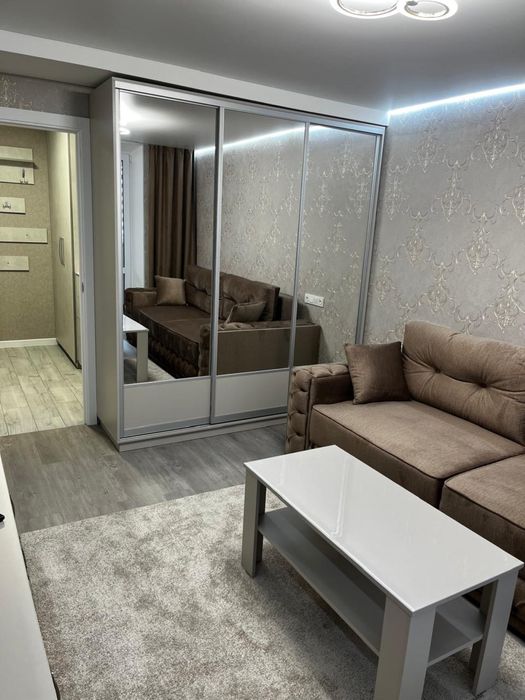 Двокімнатна квартира у центрі на Соборній