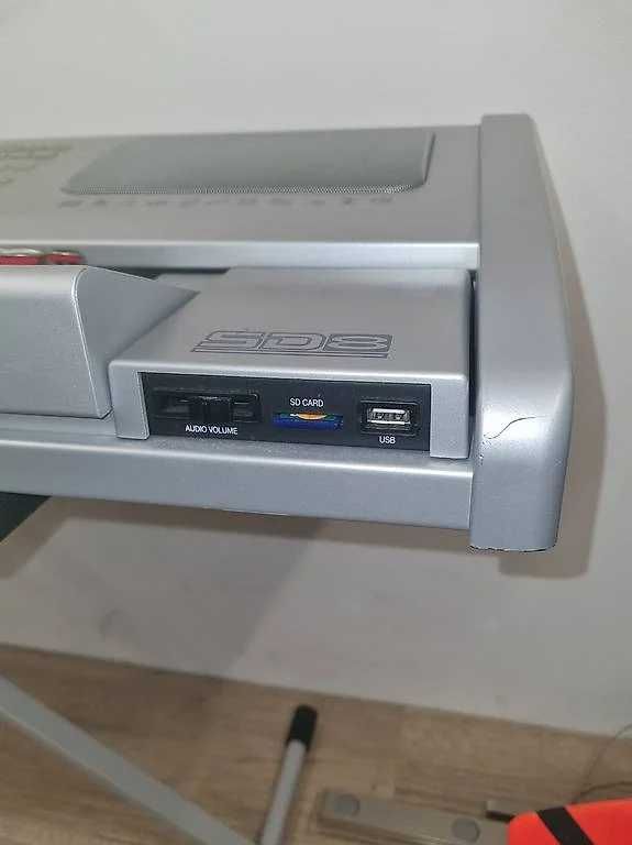 Orgon Ketron SD 8 Com USB E SD Carta
