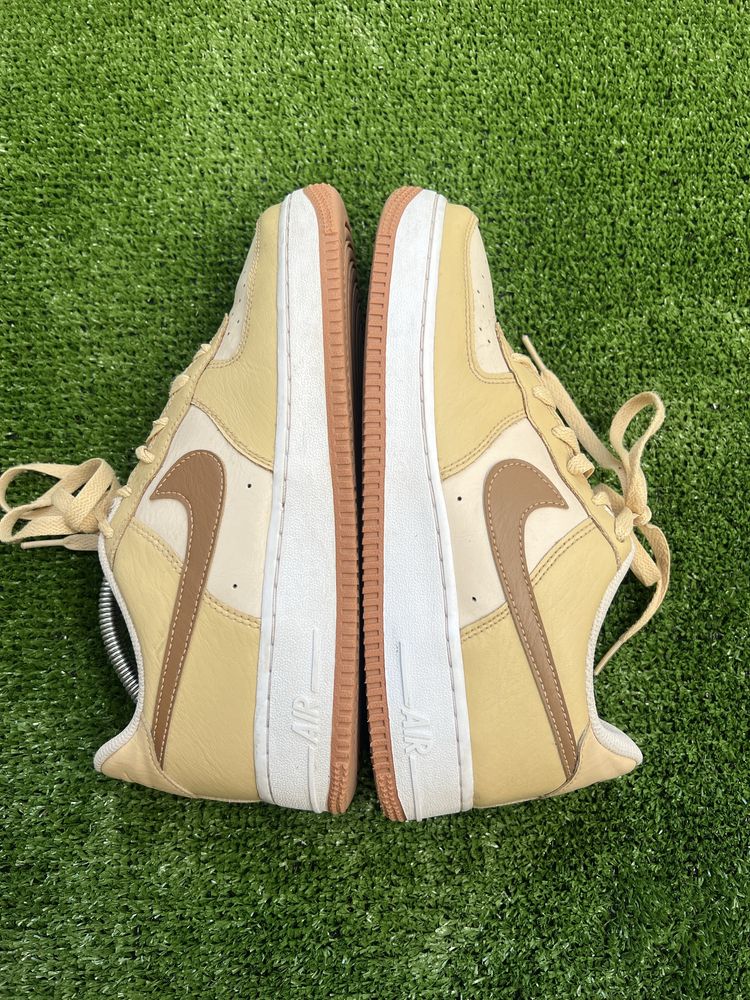 Nike Air Force 1 LV8 - Tamanho 40