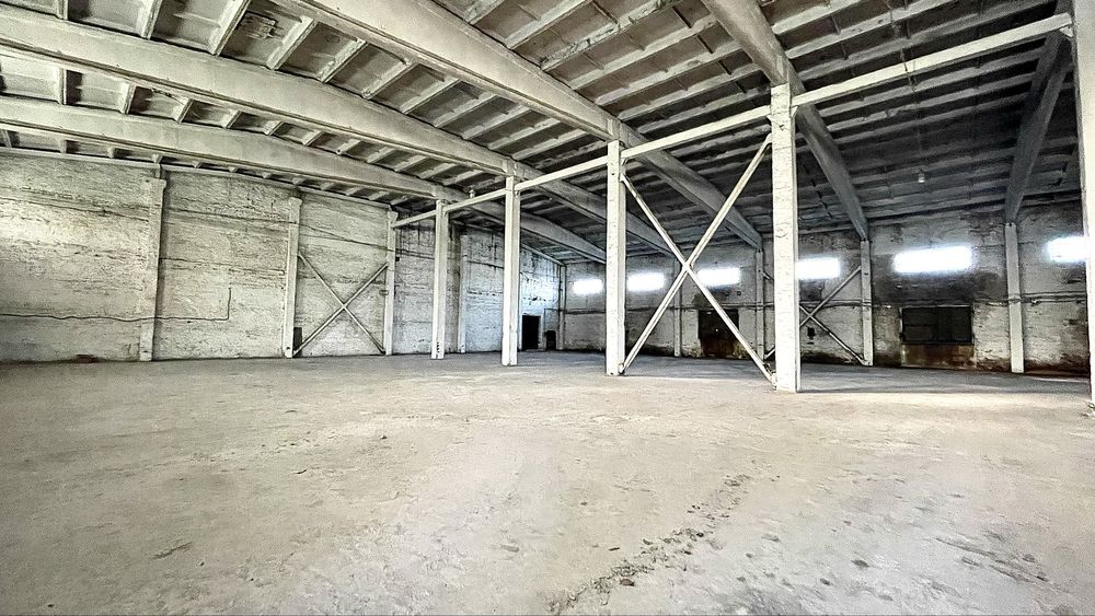 Продаж великого складського комплексу 8300 м.кв.