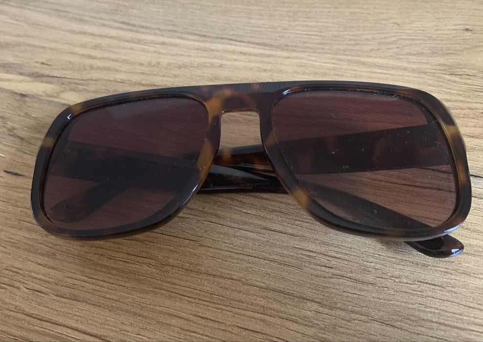 Sprzedam damskie, używane okulary przeciwsłoneczne Mango