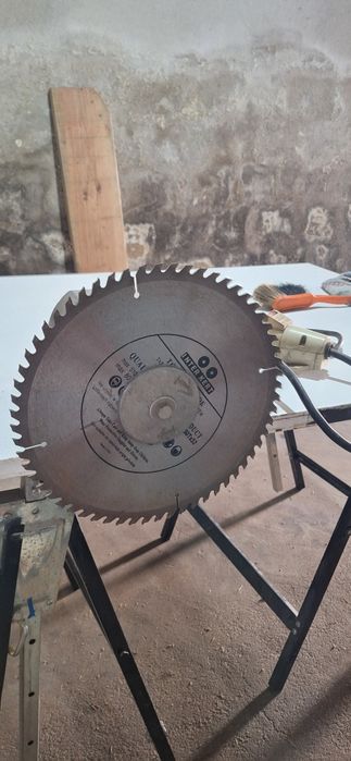 Motor de serra de mesa trifásico com automatico