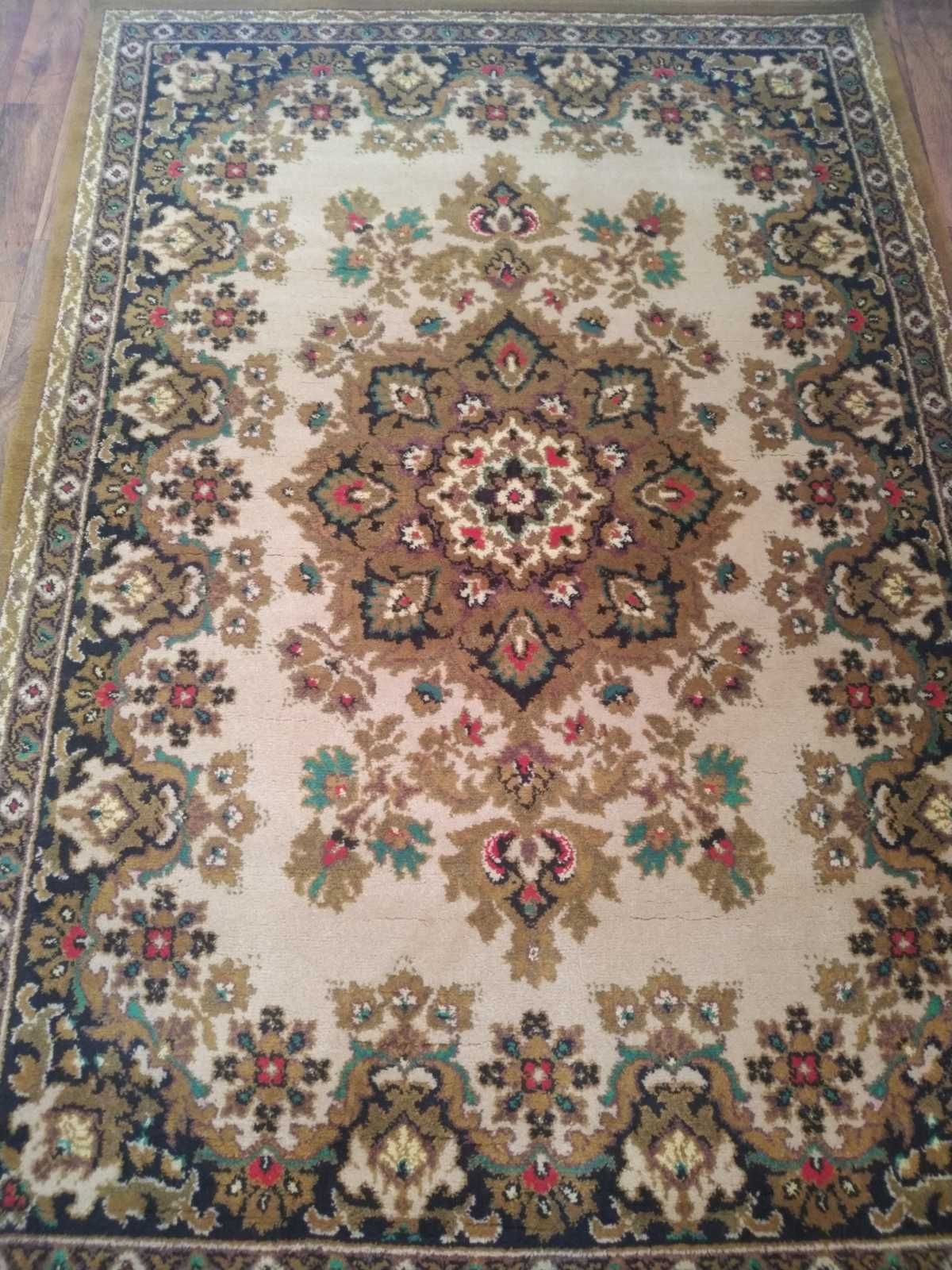 Ковер з узором  .