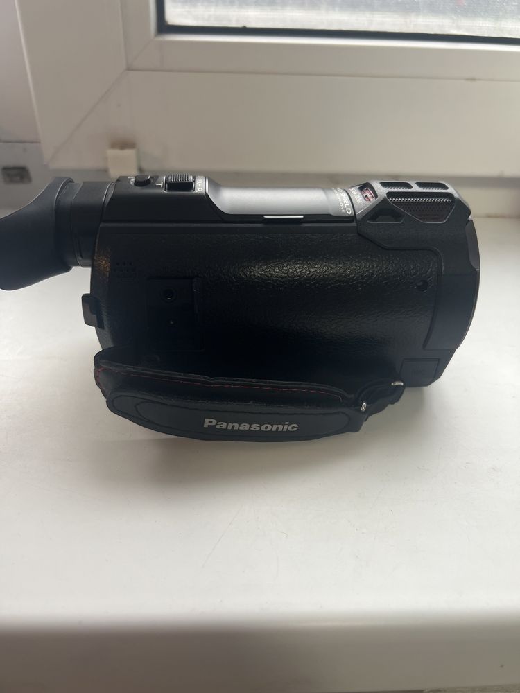 Продам цифровую камеру Panasonic HC-VXF990 4-К Wi-Fi