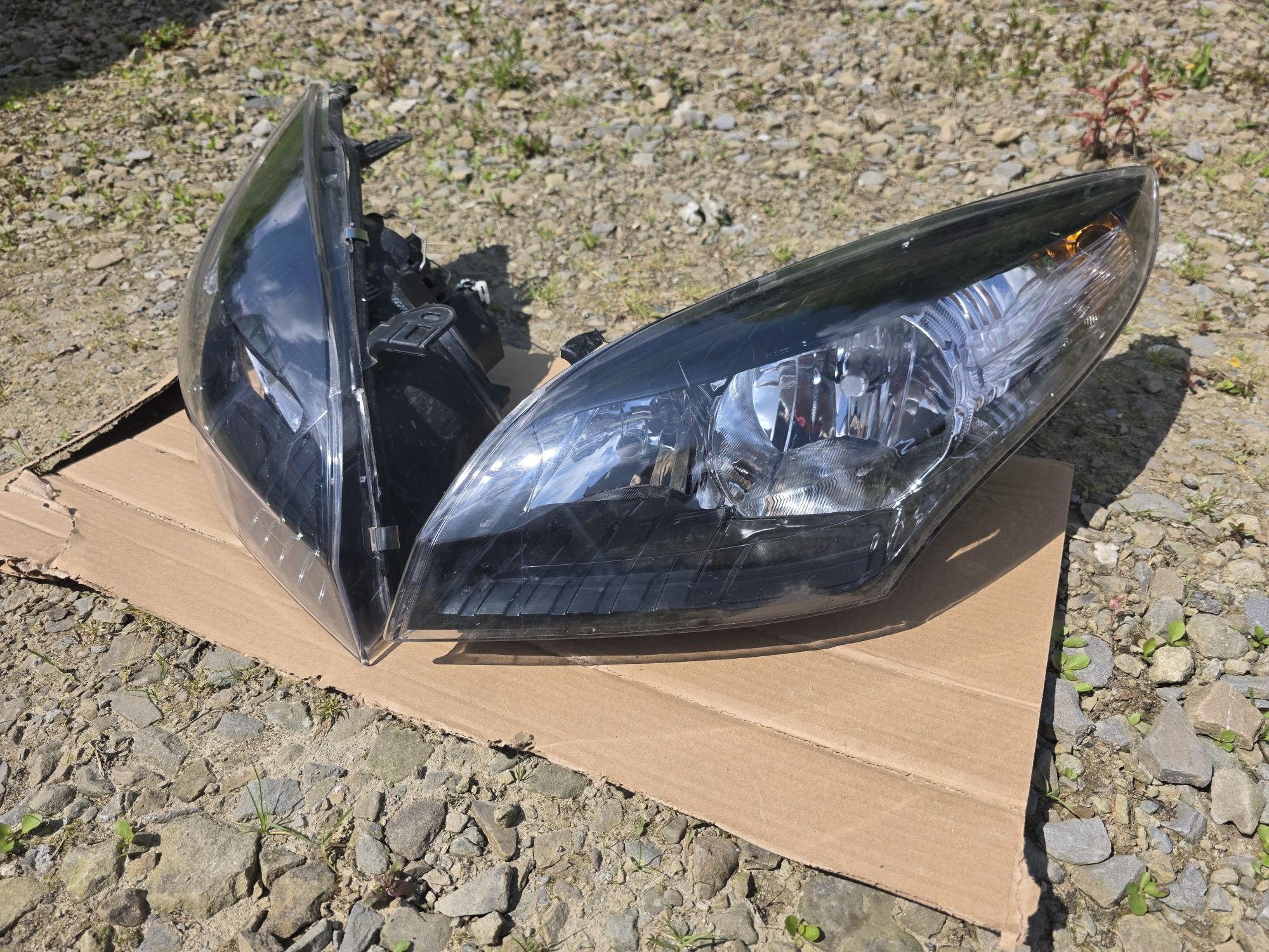 Reflektory | Lampy przednie Renault Megane III hatchback 2012/2013