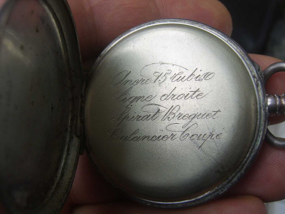 Przeklęty Srebrny Zegarek Ludzkie Zęby z Opuszczonego Szpitala Psych.