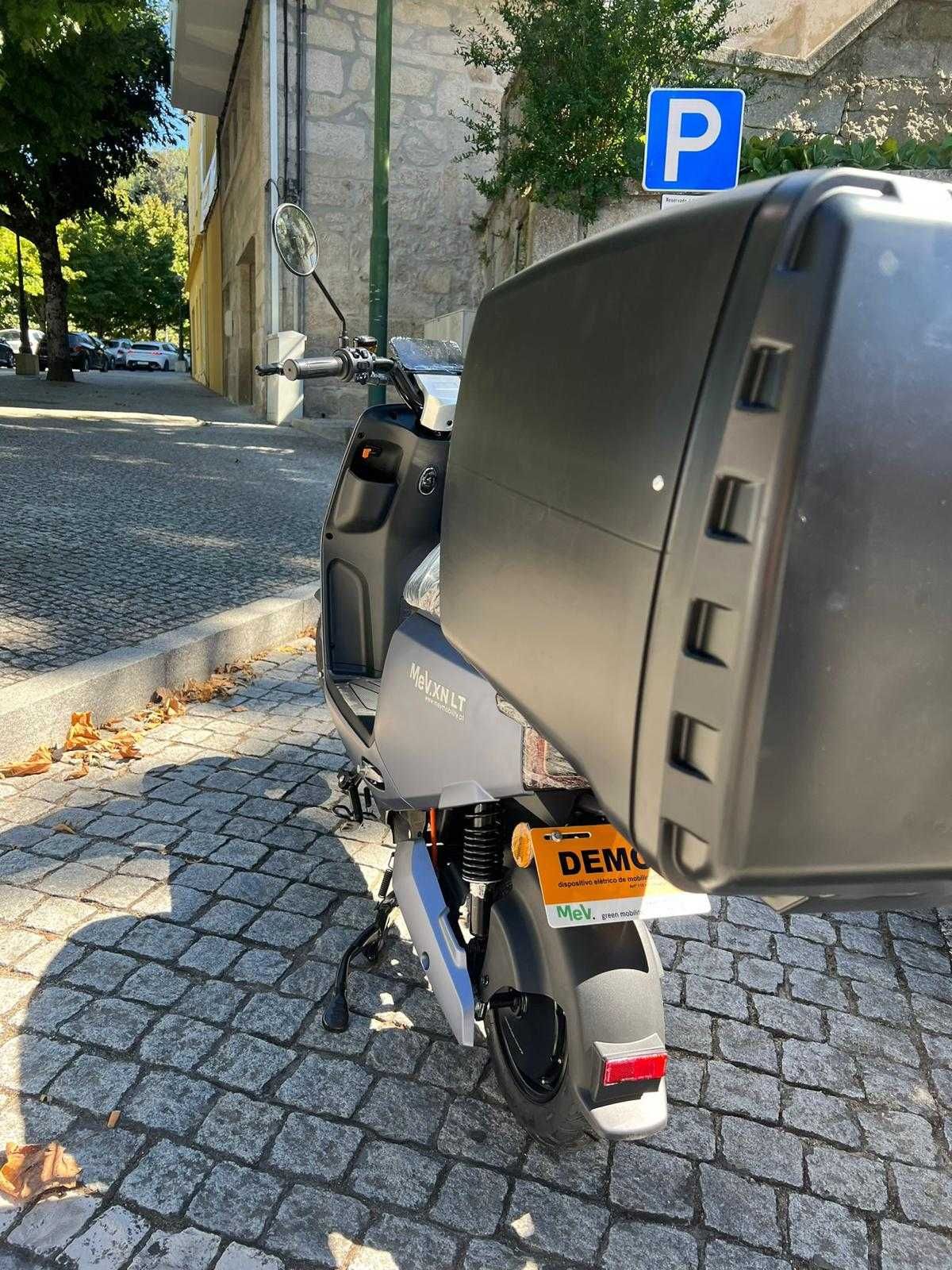 Mota Elétrica XN LT Cinza 60V/20Ah 250W - COMO NOVA