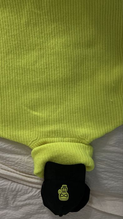 Светр Zara обʼємний. Яскравий. Розмір L