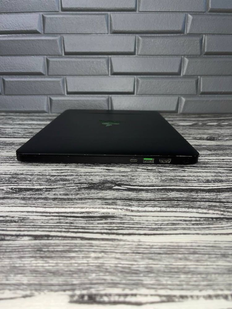 Razer 14/FHD/IPS/i7-6/GTX1060/16Gb/SSD512Gb Blade RZ09