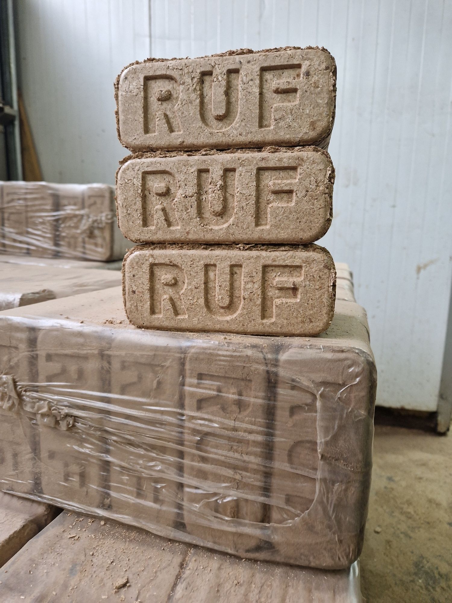 Паливні брикети RUF ДУБ.Ціна за 1т 5700