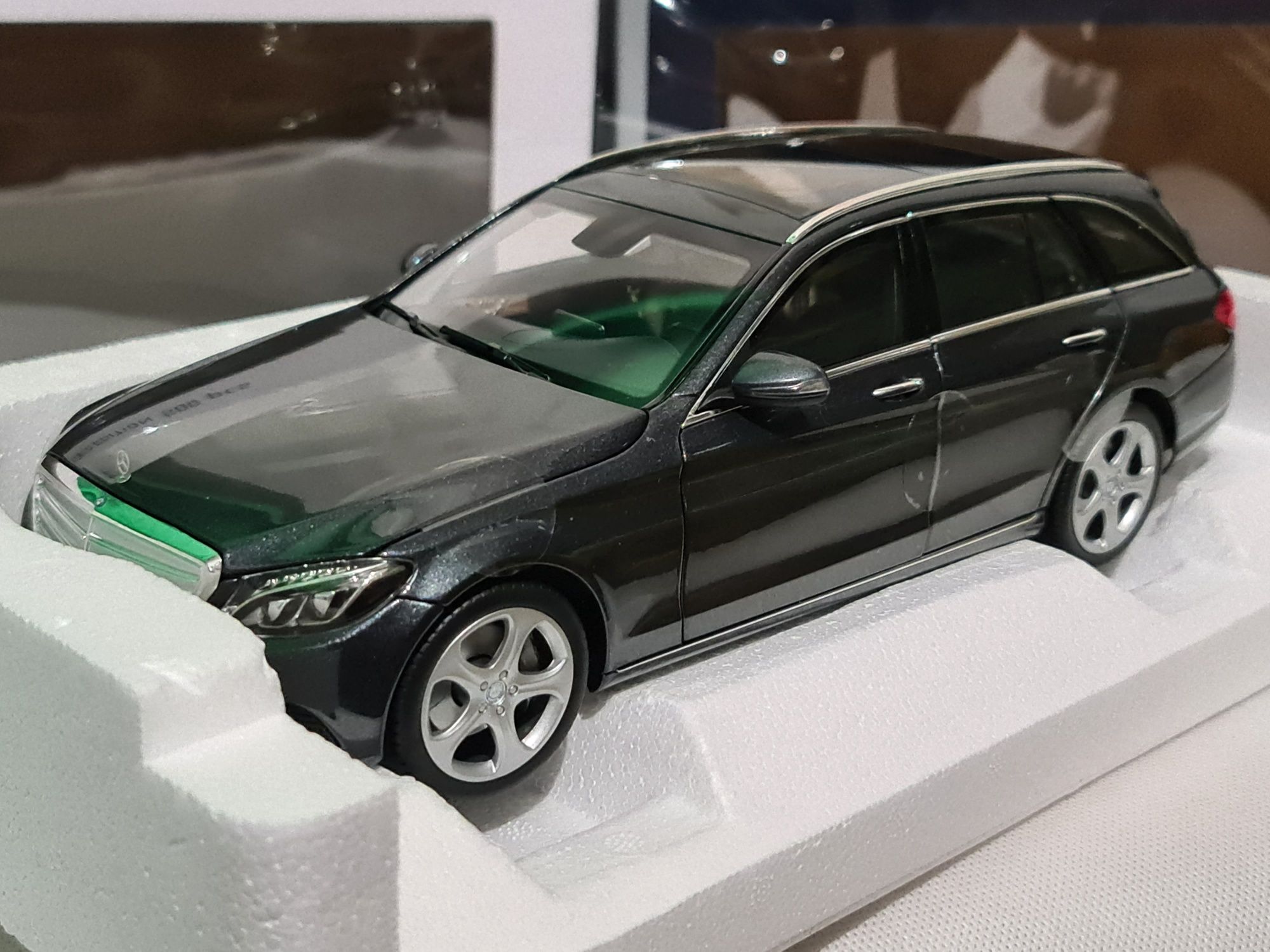 Norev 1:18 Mercedes C Class T Wagon