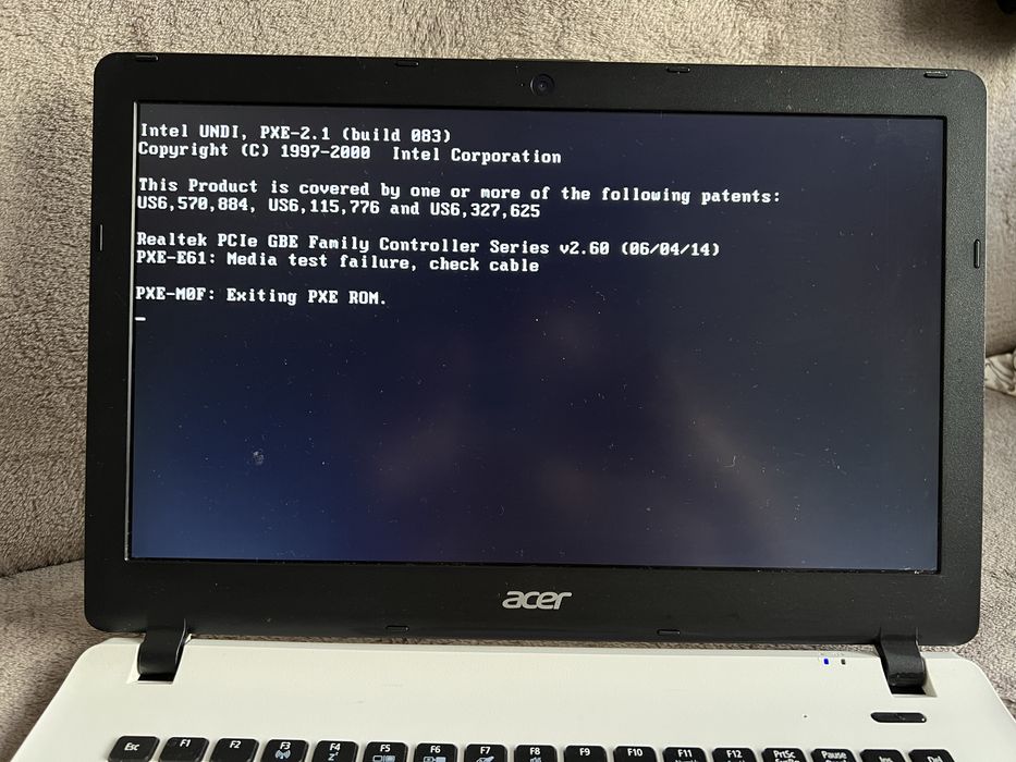 Компактний ноутбук acer es1-331