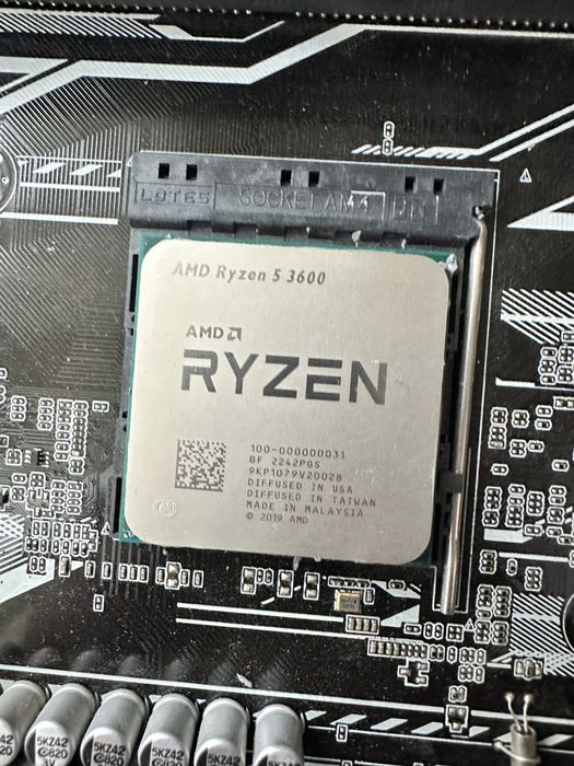 Срочно Комплект, Матерінська плата + проц + оперативка R5 3600 ddr4 16