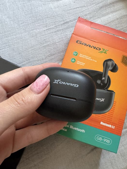 Наушники безспроводі 300грн нові