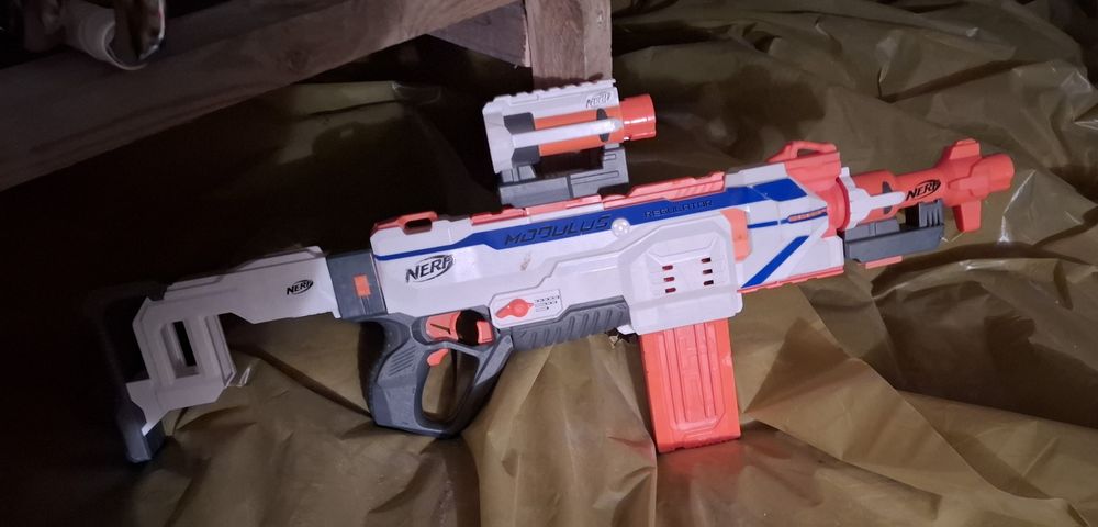 Pistolet NERF na strzałki