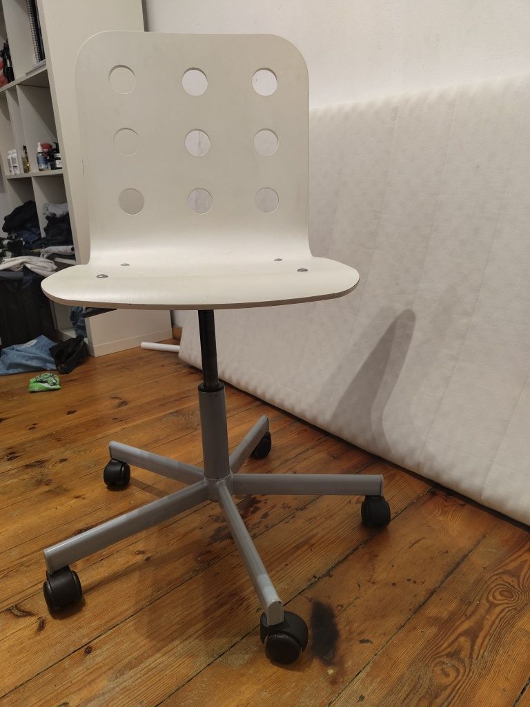 Krzesło dziecięce białe Ikea