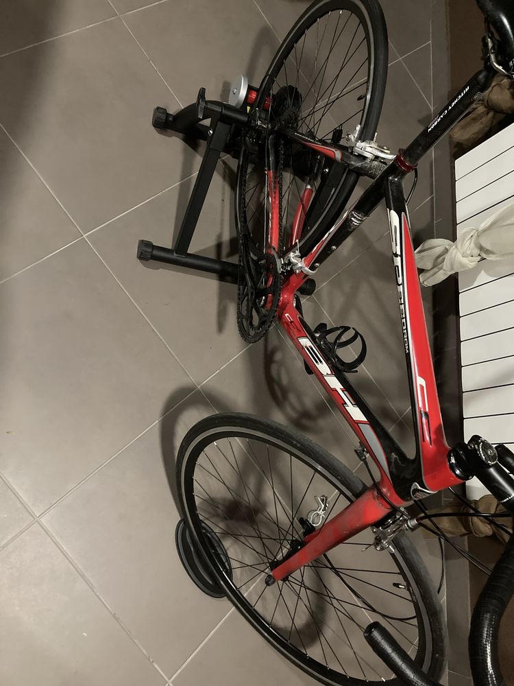Bicicleta estrada BH carbono