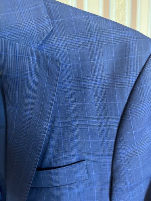 Костюм синій у клітинку