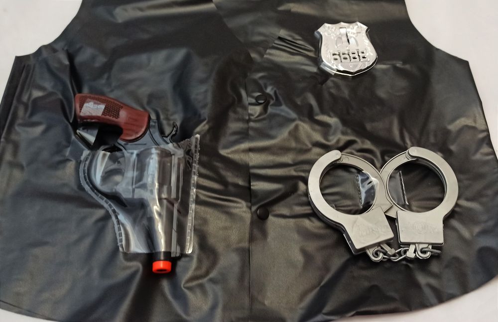 Strój dziecięcy policjant z akcesoriami