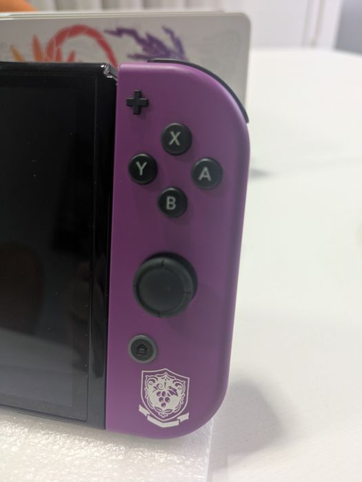 Nintendo Switch OLED Pokemon Edition + Jogos