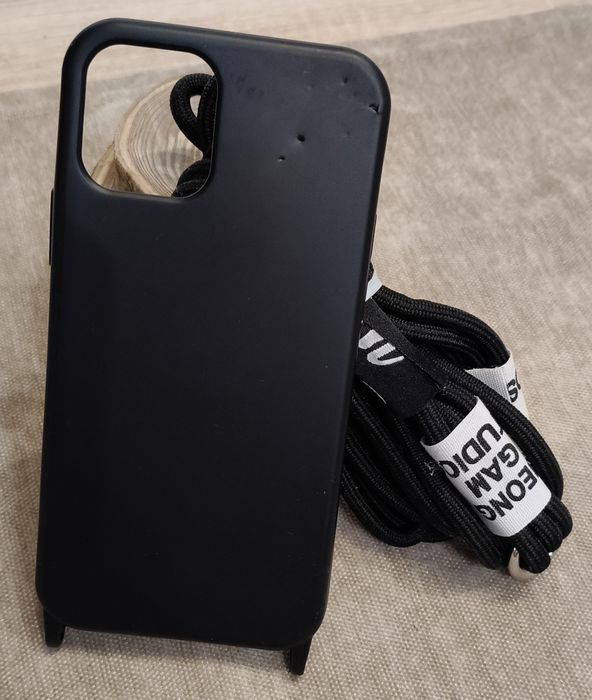 Etiu. iPhone 12 black