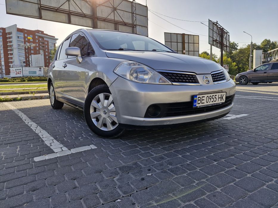 Продаю nissan tiida 1.6 газ/бензин,власник