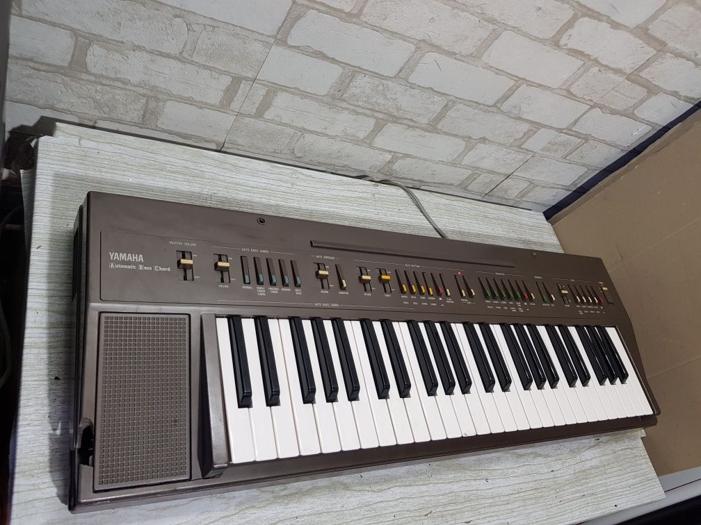 Синтезатор Yamaha PS-30B/PSR 330 б/у з Німеччини