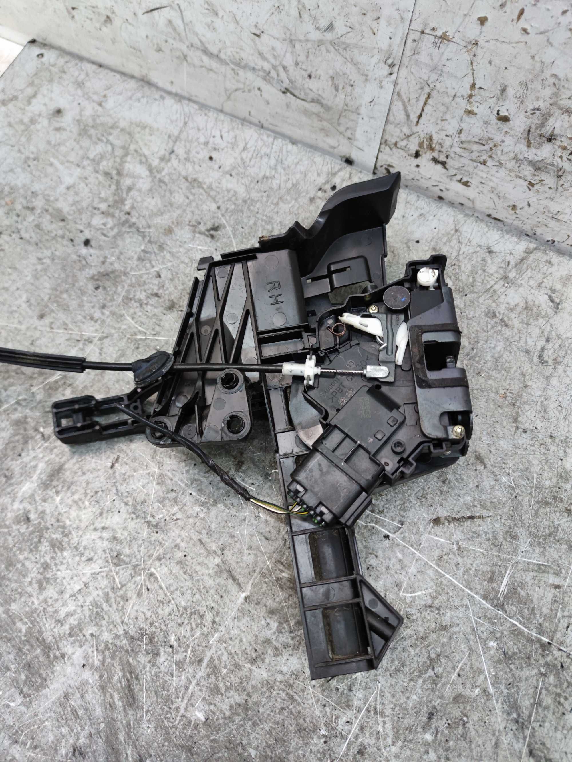 Ford Focus MK2 Zamek Drzwi Prawy Tył Prawy Tylny PT