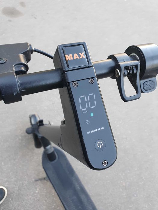 Продам Электросамокат MAX G 30 P