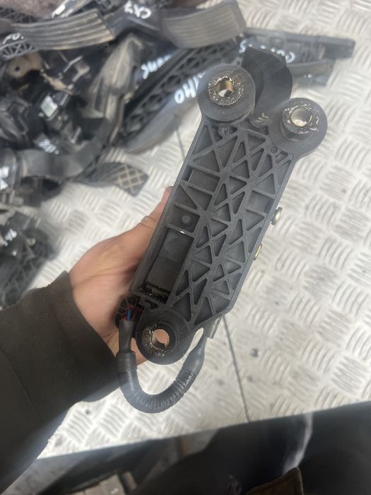 Педаль газа хюндай туксон hyundai tucson 08 год