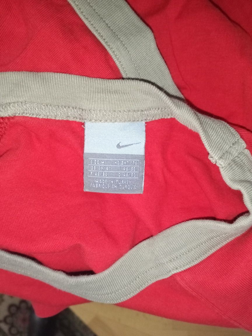 Podkoszulek męski czerwony z nadrukiem Nike