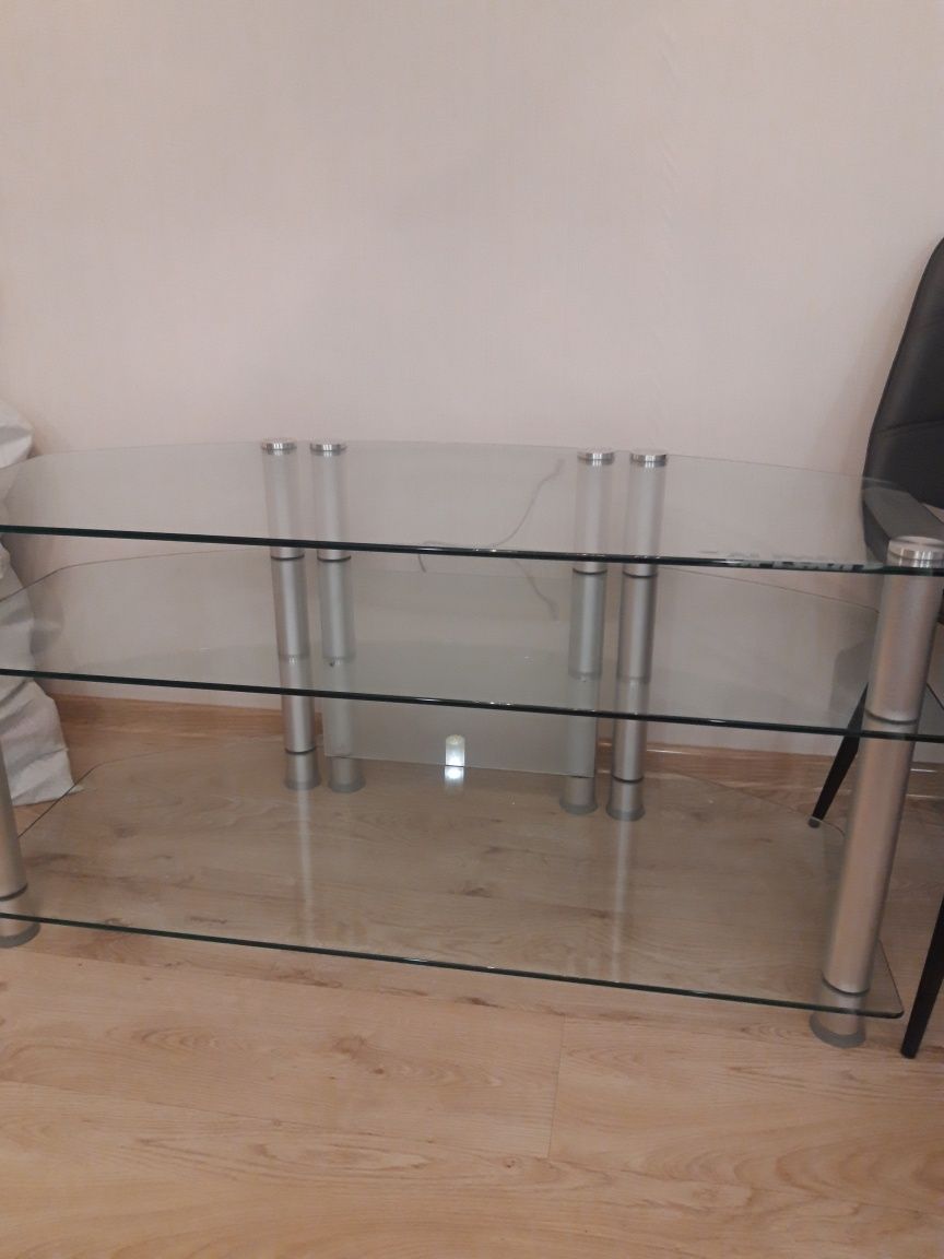 Мягкая мебель, уголок; стол стеклянный под телевизор, комод с зеркалом