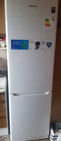 Продам холодильник Samsung, не робочий, потребує ремонту