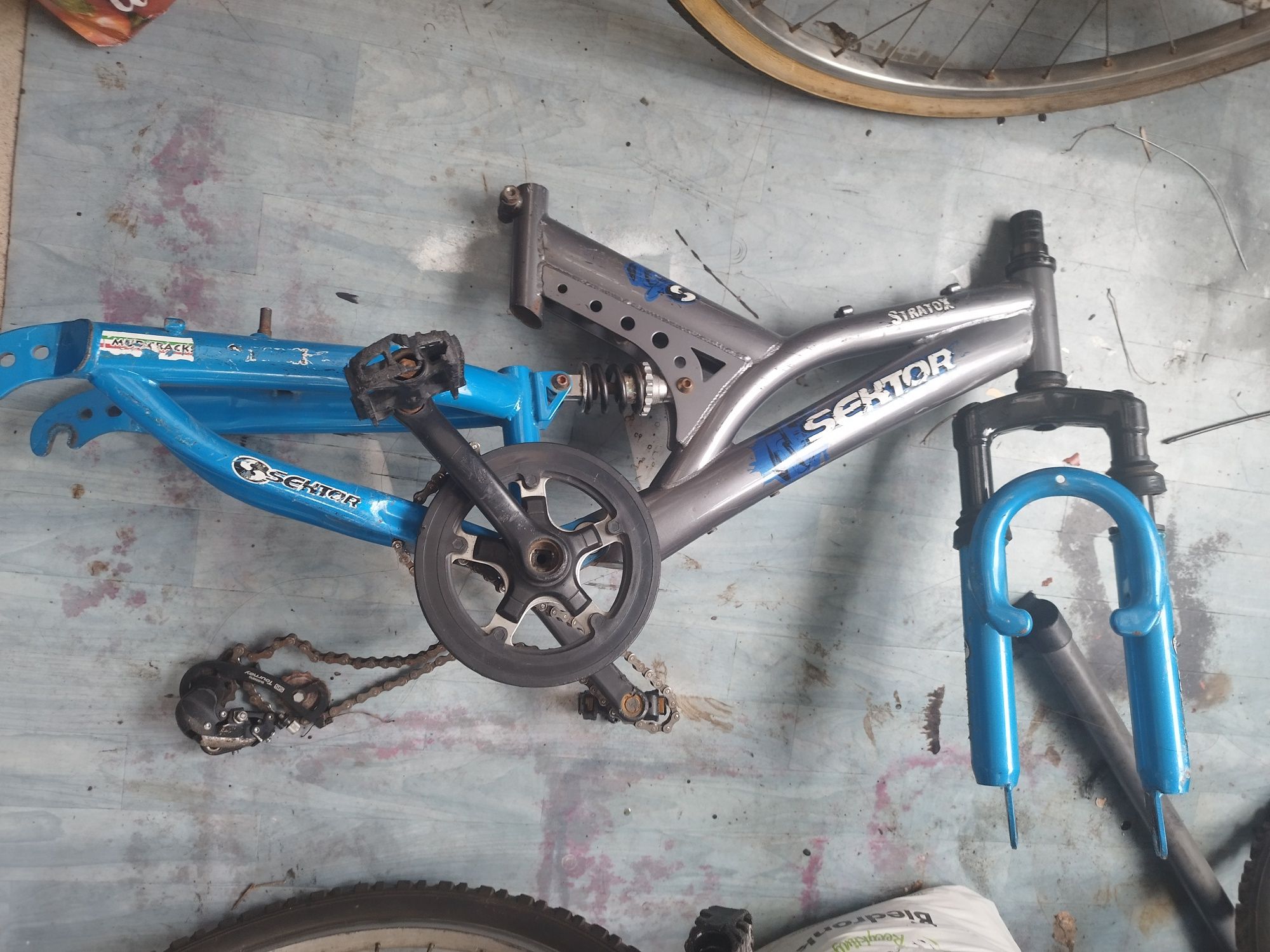 Ramę roweru Sektor sprzedam
