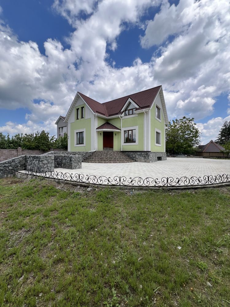 с.Піщанка Будинок в лісі, біля річки