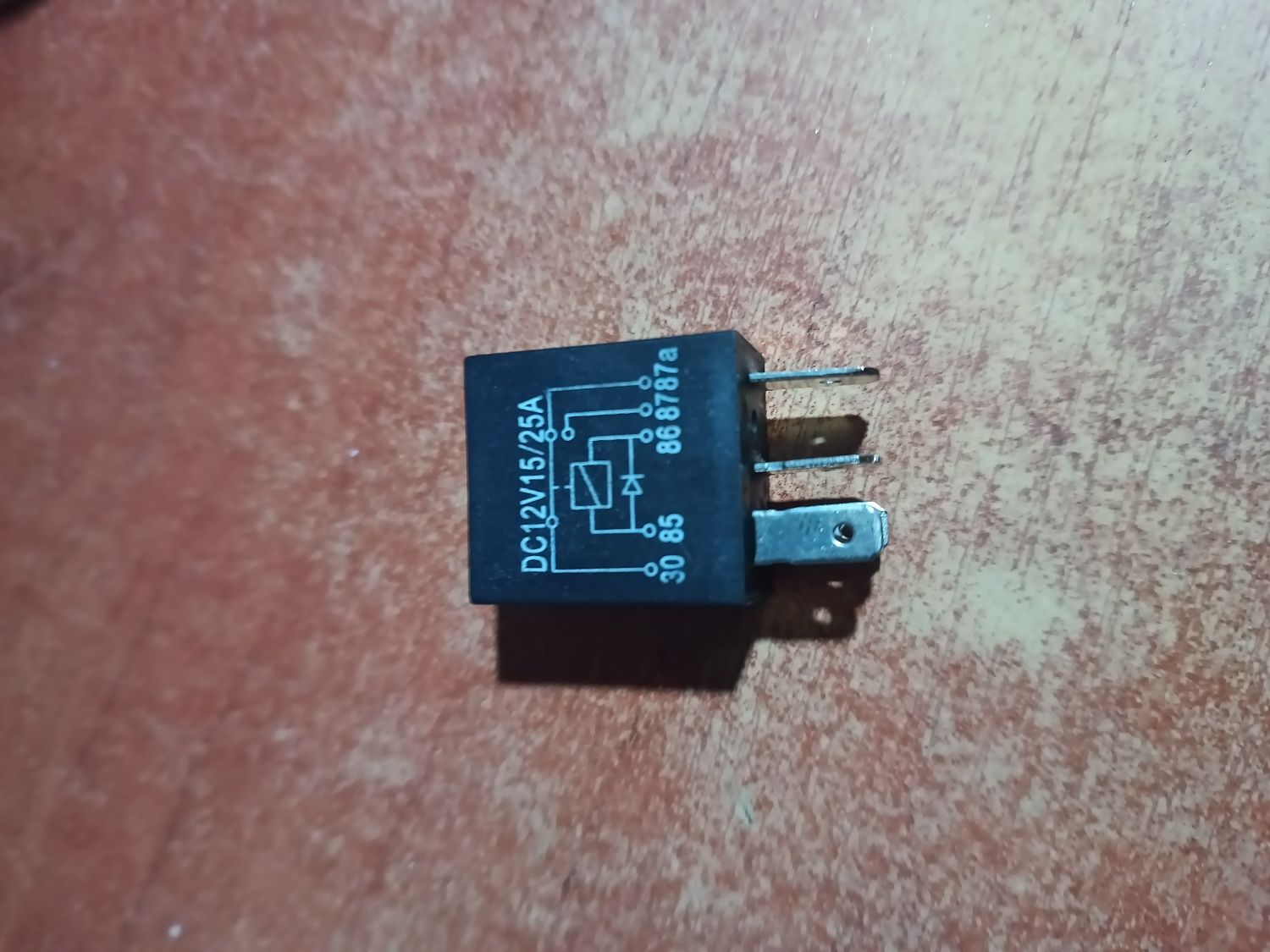 Przekaźniki elektromagnetyczne 9 sztuk