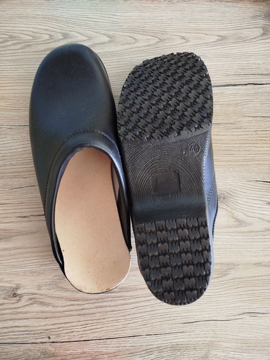 Chodaki klapki czarne