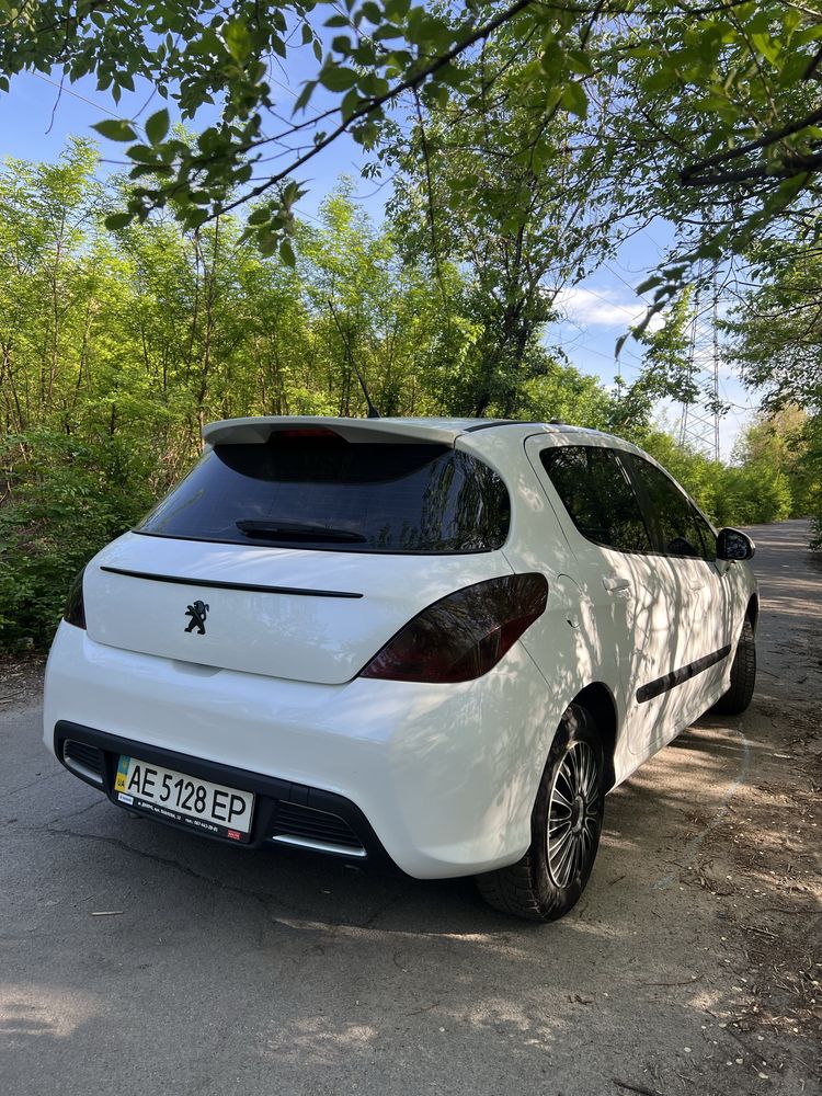 Peugeot 308 2011 1,6 газ/бенз