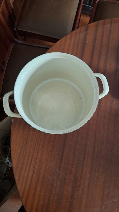 Panela grande em ferro