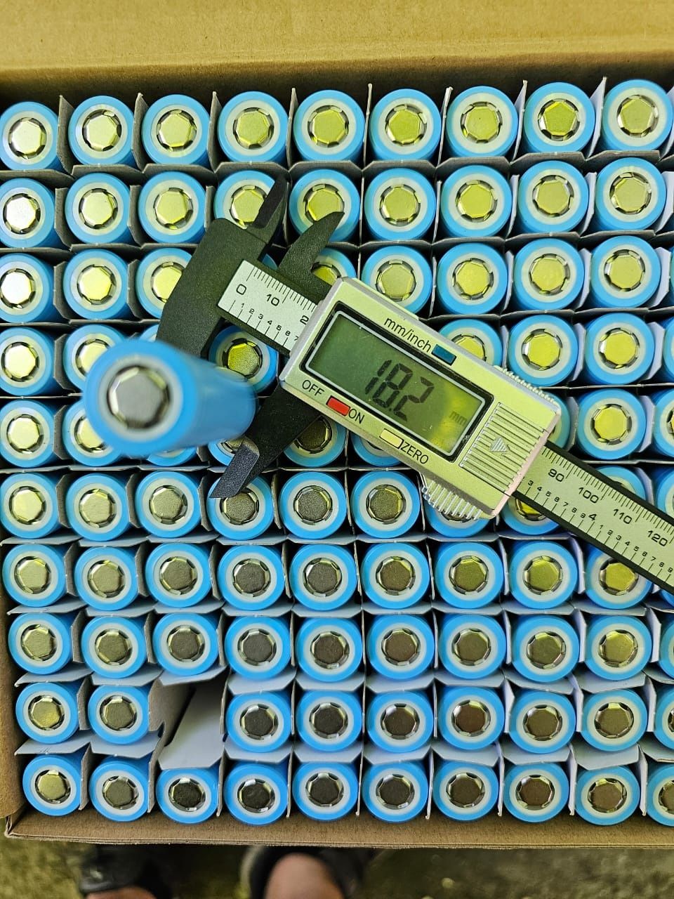 Високотоковый аккумулятор 18650 Dmegc 25p 2500mAh 20A