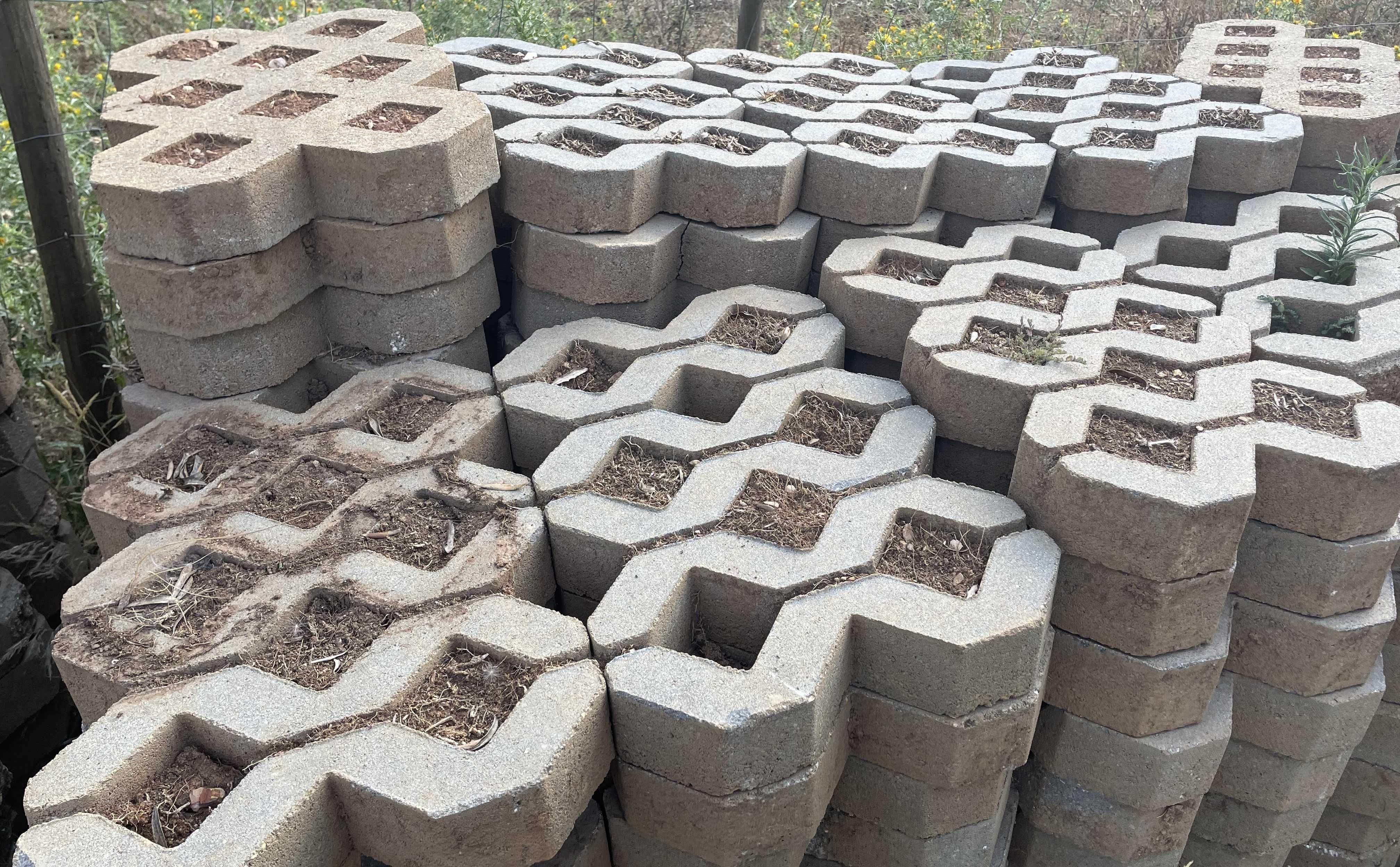 GRELHAS em betão para pavimento exterior