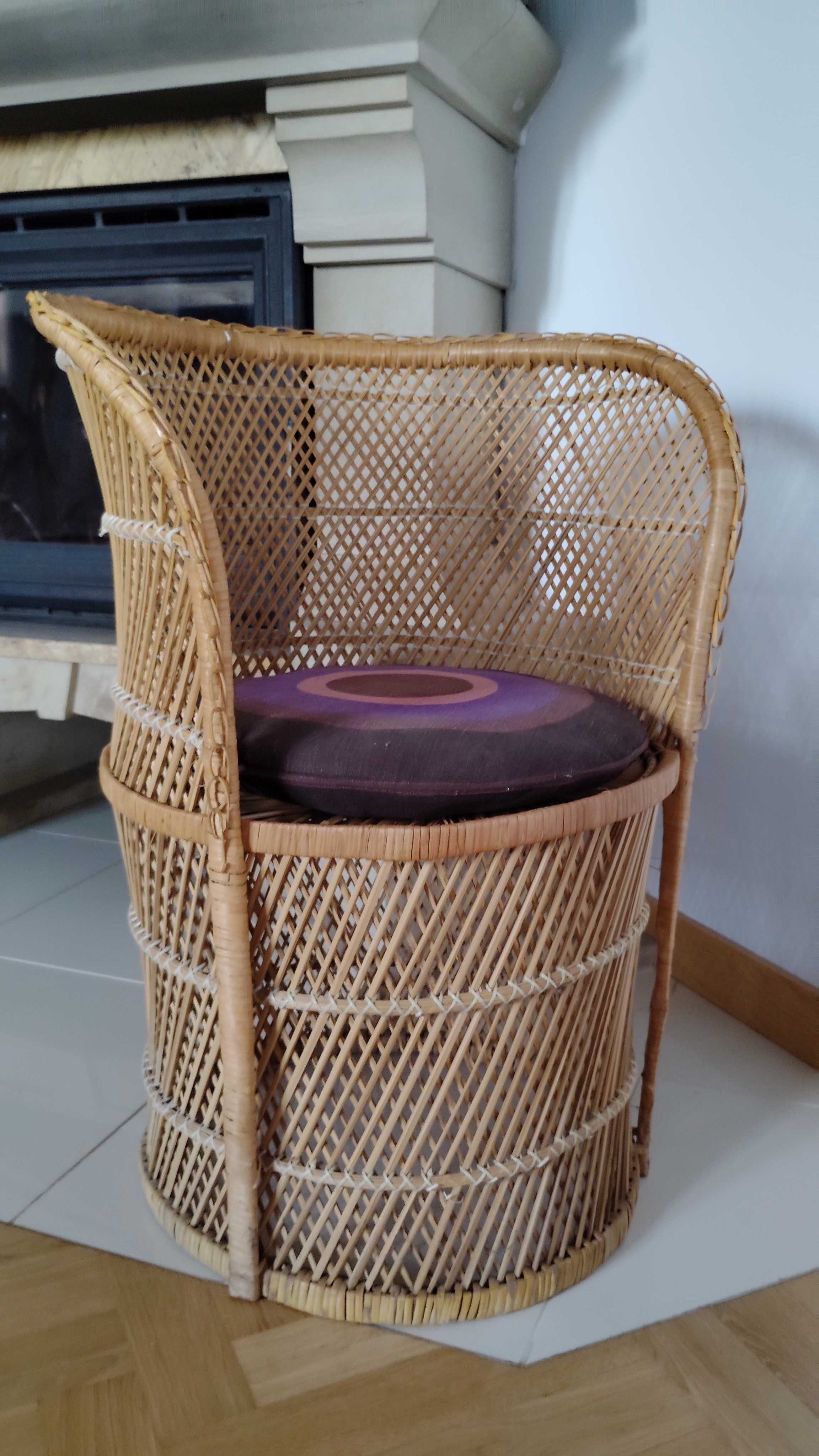 Fotel rattanowy Peacock z poduszką.Lata 70