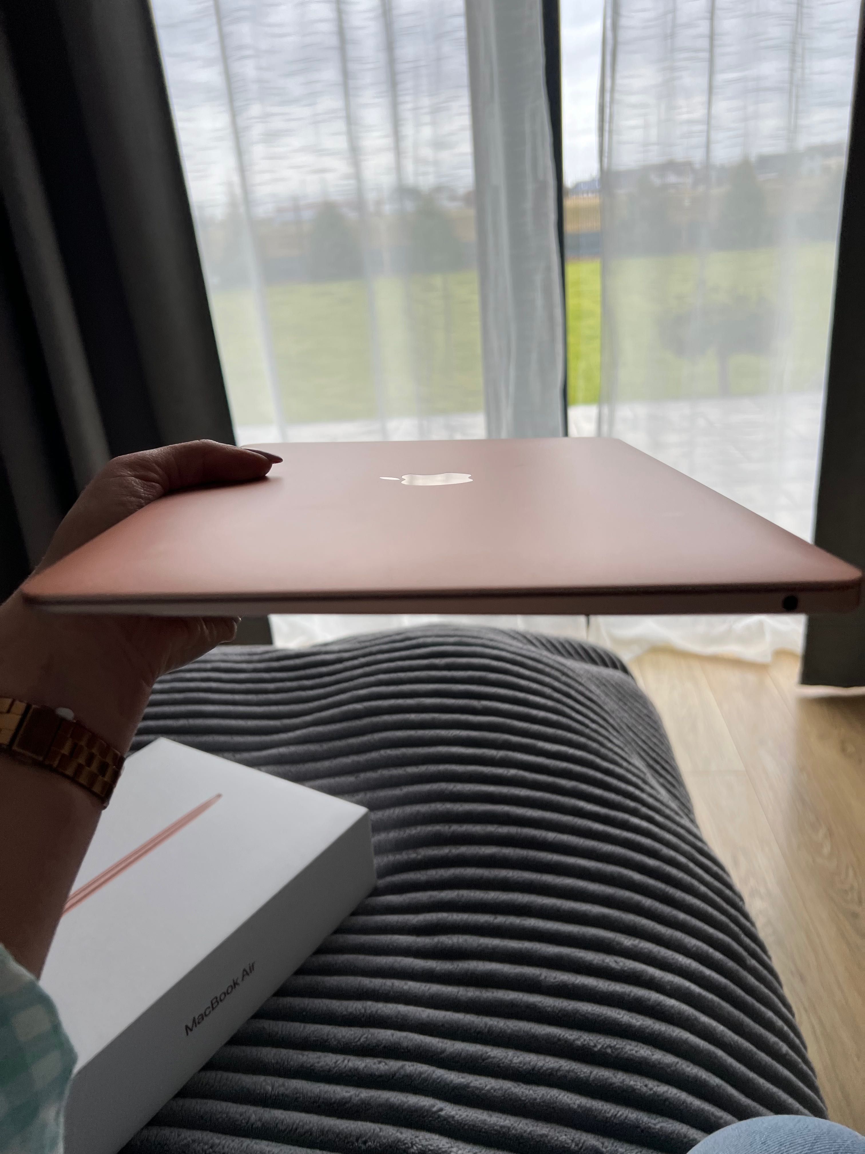 MacBook Air jak nowy + mysz apple