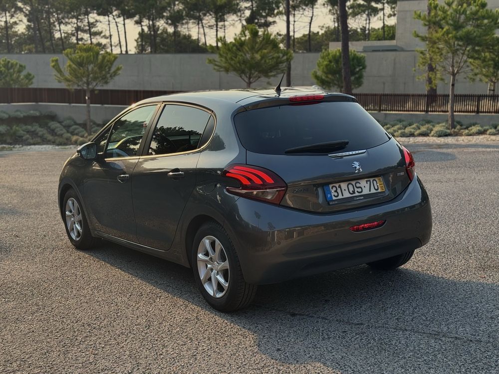 Peugeout 208 1.2 - Excelente estado