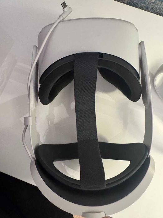 Oculus Quest 2 z  Battery Pack/Comfort Strap - W pełni Sprawny