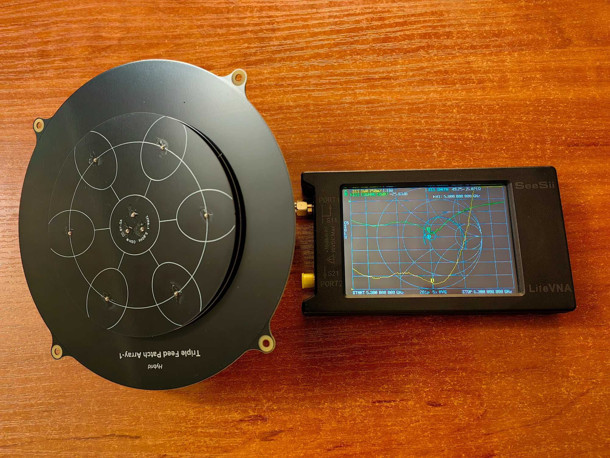 Антена для FPV окулярів Triple Feed Patch 5.8GHz RP-SMA SMA