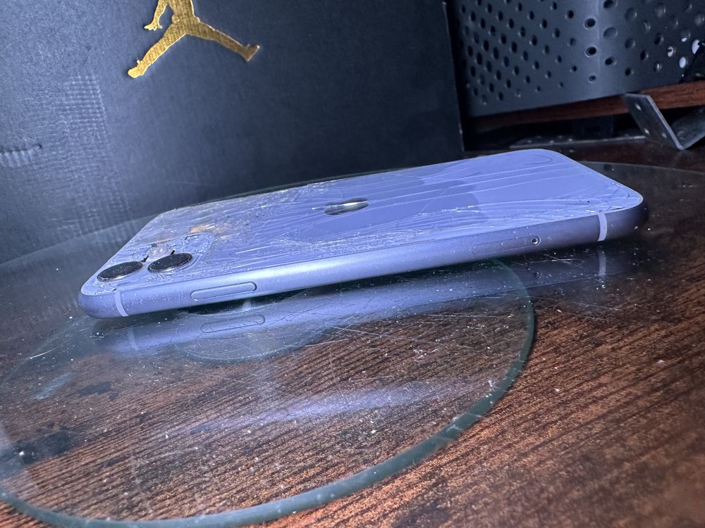 Iphone 11 Uszkodzony Technicznie w pełni sprawny