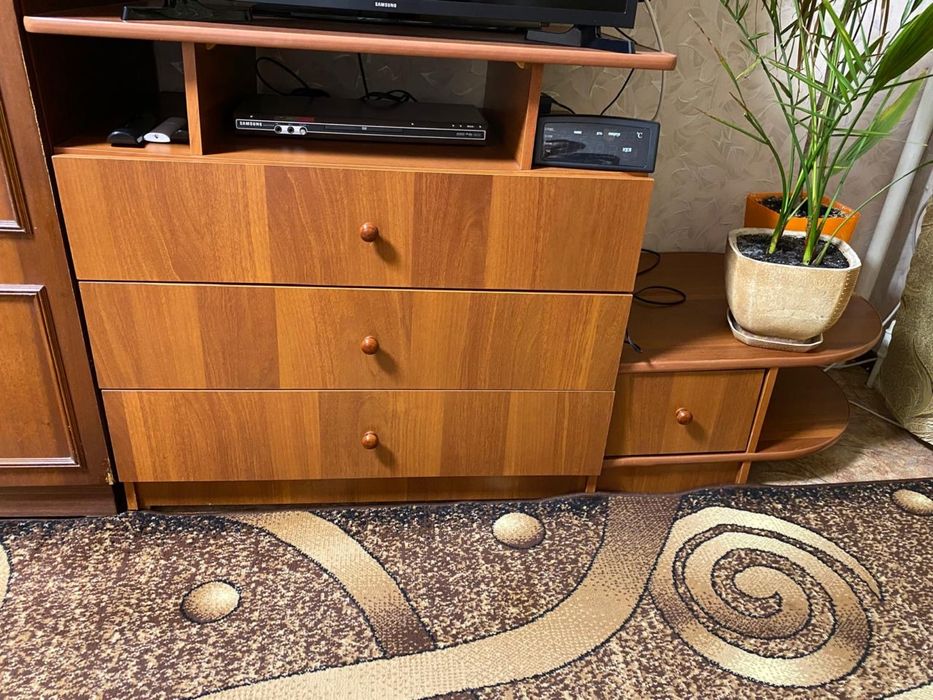 Тумба під телевізор / Комод з полицями