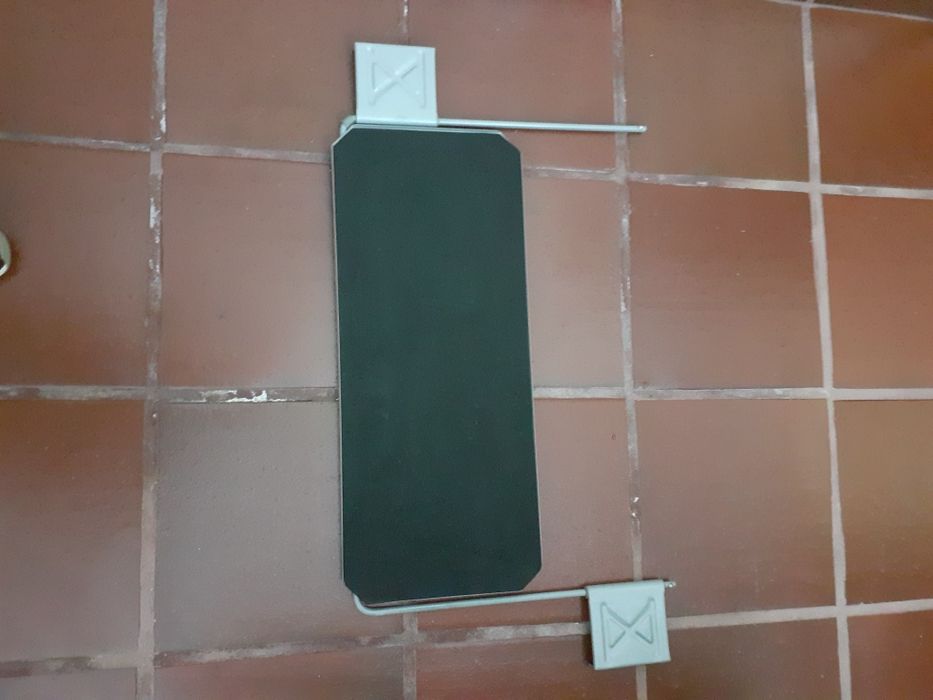 Acessórios de secretária para equipamento informático, modelo IKEA